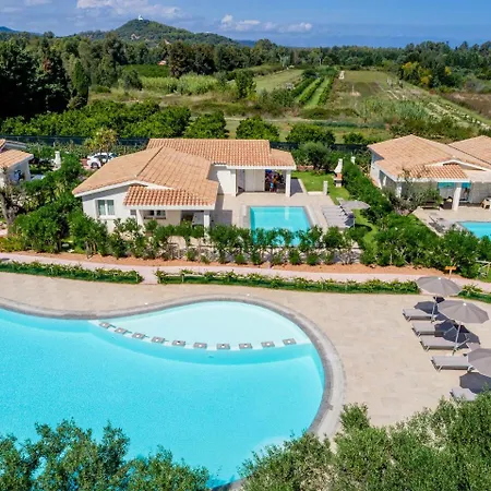 Ξενοδοχείο με διαμερίσματα D'ogliastra 4*